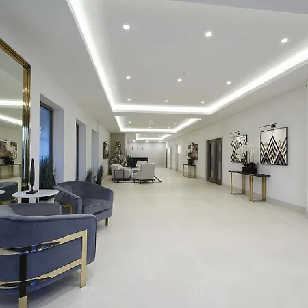 The Seventh Storey Penthouse * يورك